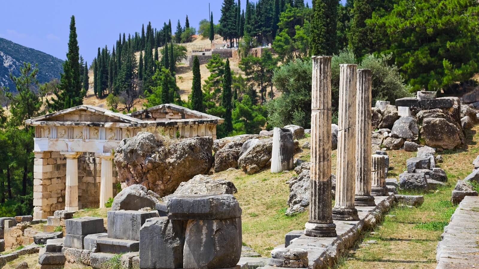 Delphi English Day Trip from Athens